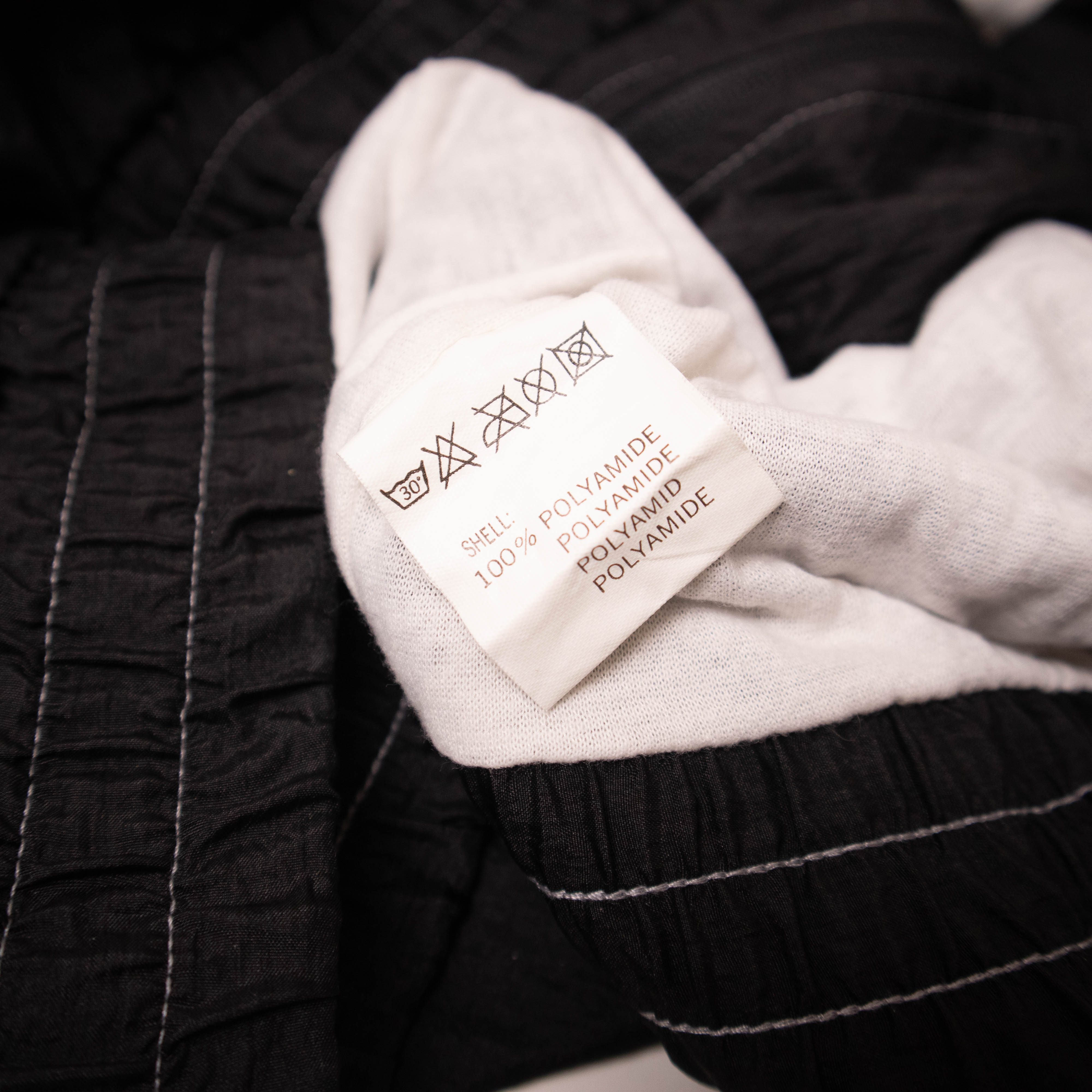 Vintage 90s black graphic printed Windbreaker Jacket - Size M