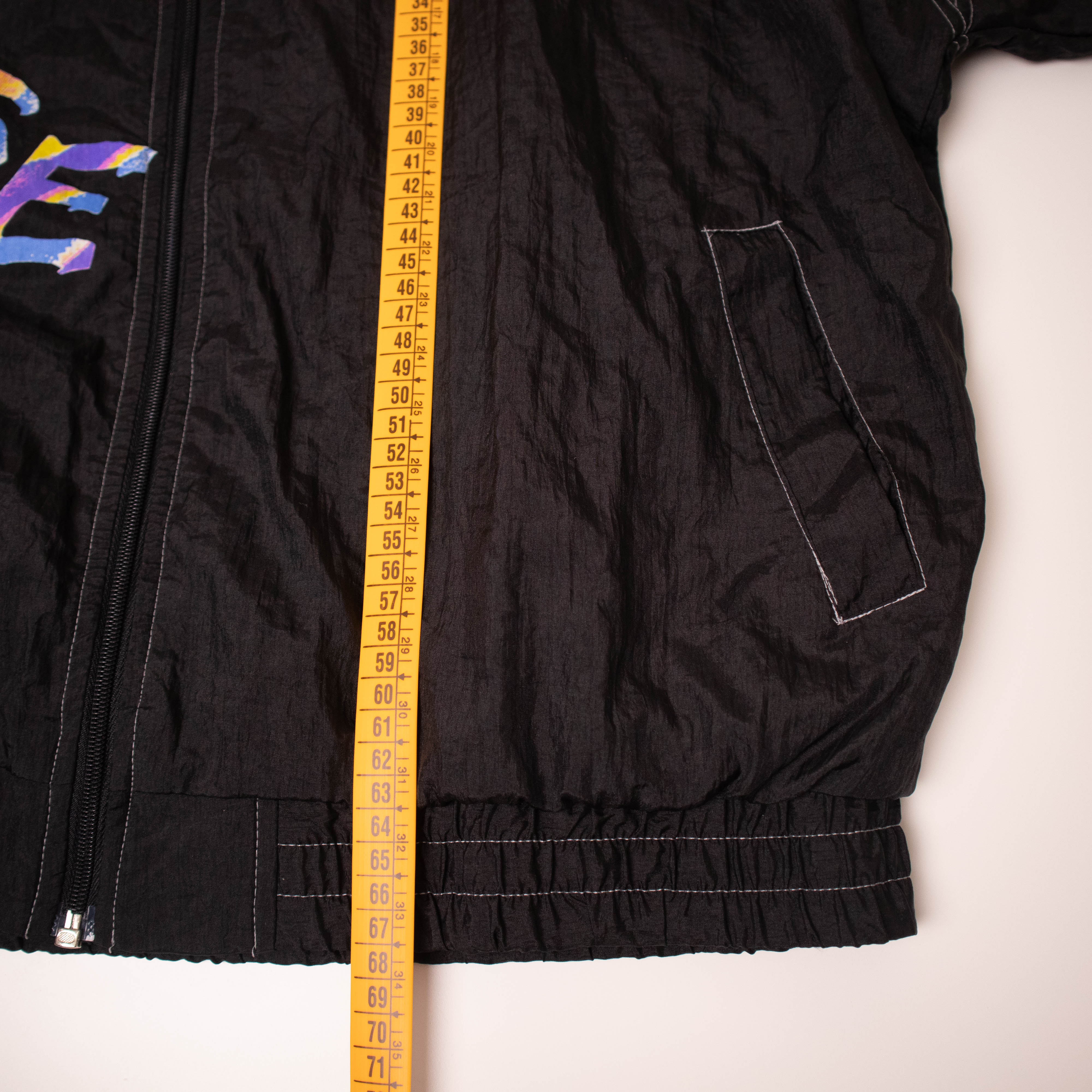 Vintage 90s black graphic printed Windbreaker Jacket - Size M