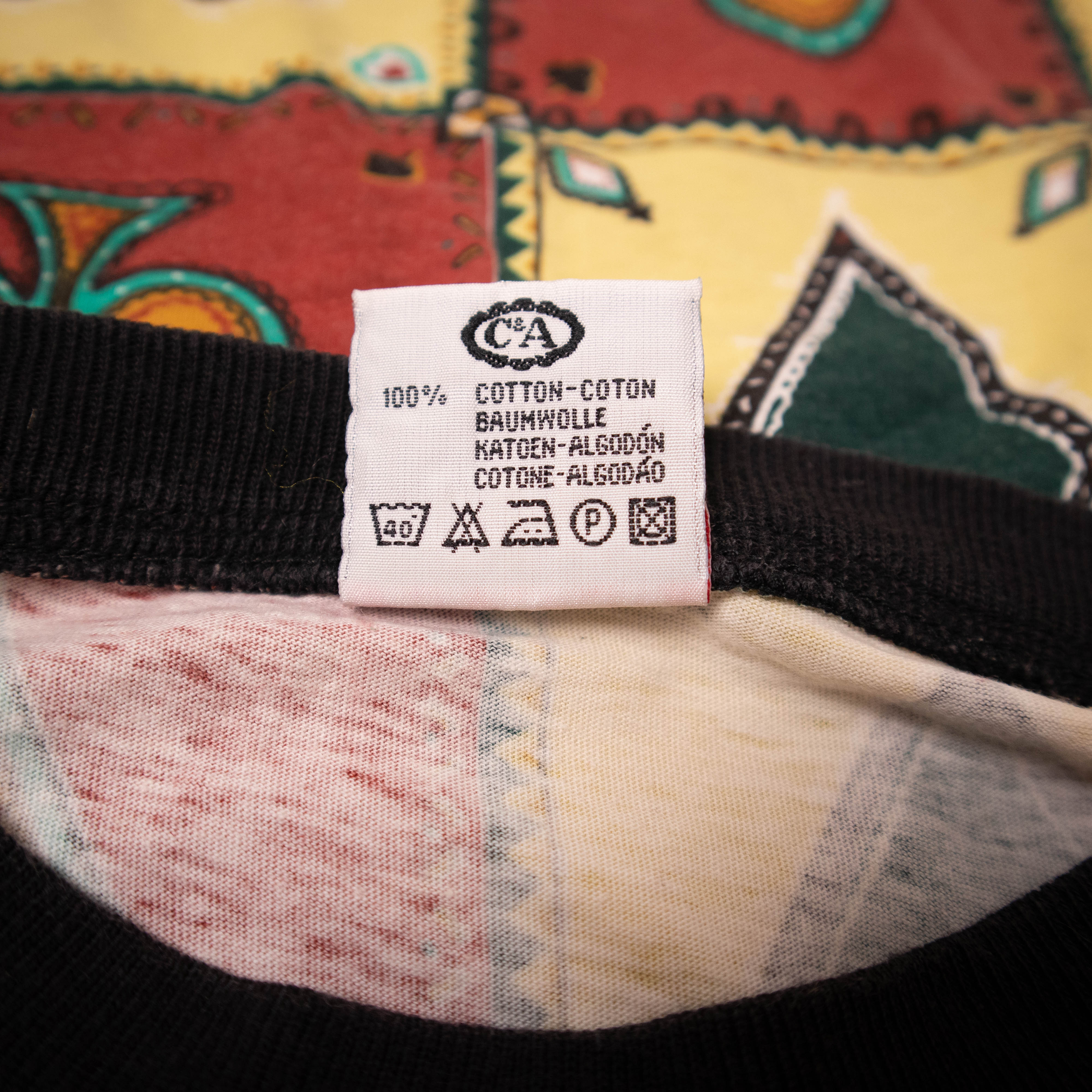 Vintage 90s red and cream poker graphic print T shirt - Size M