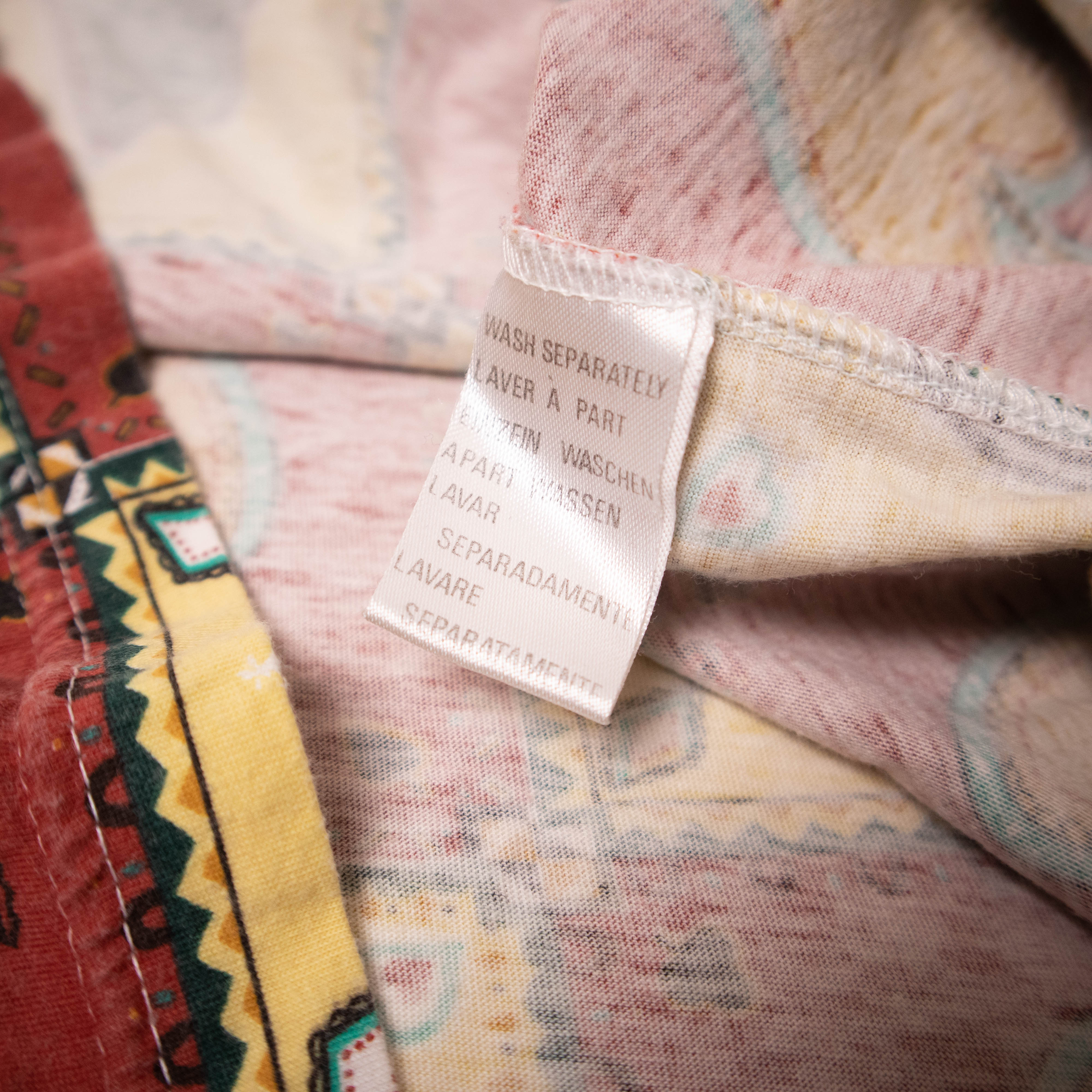 Vintage 90s red and cream poker graphic print T shirt - Size M