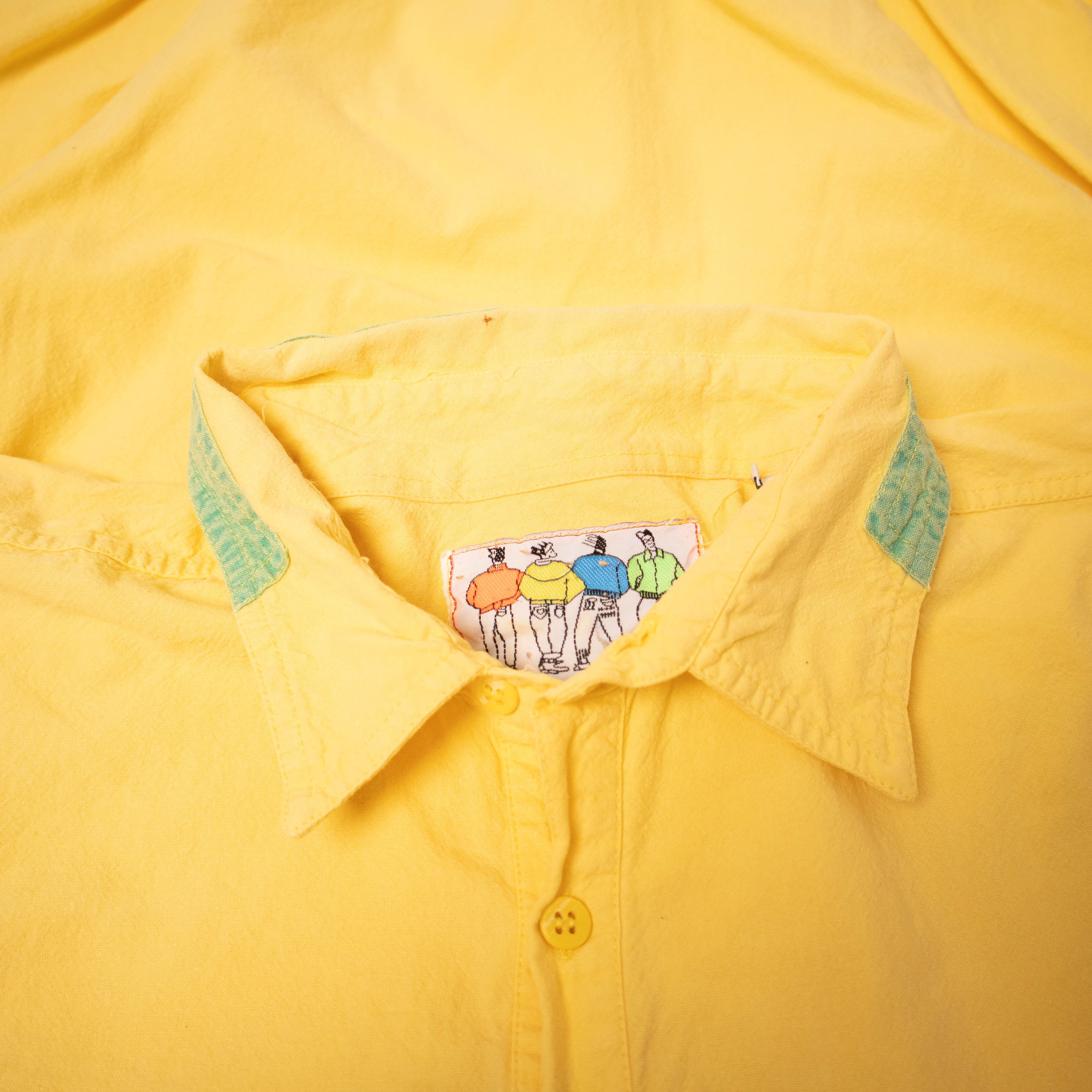 Vintage 90s yellow graphic button T shirt - Size S/M