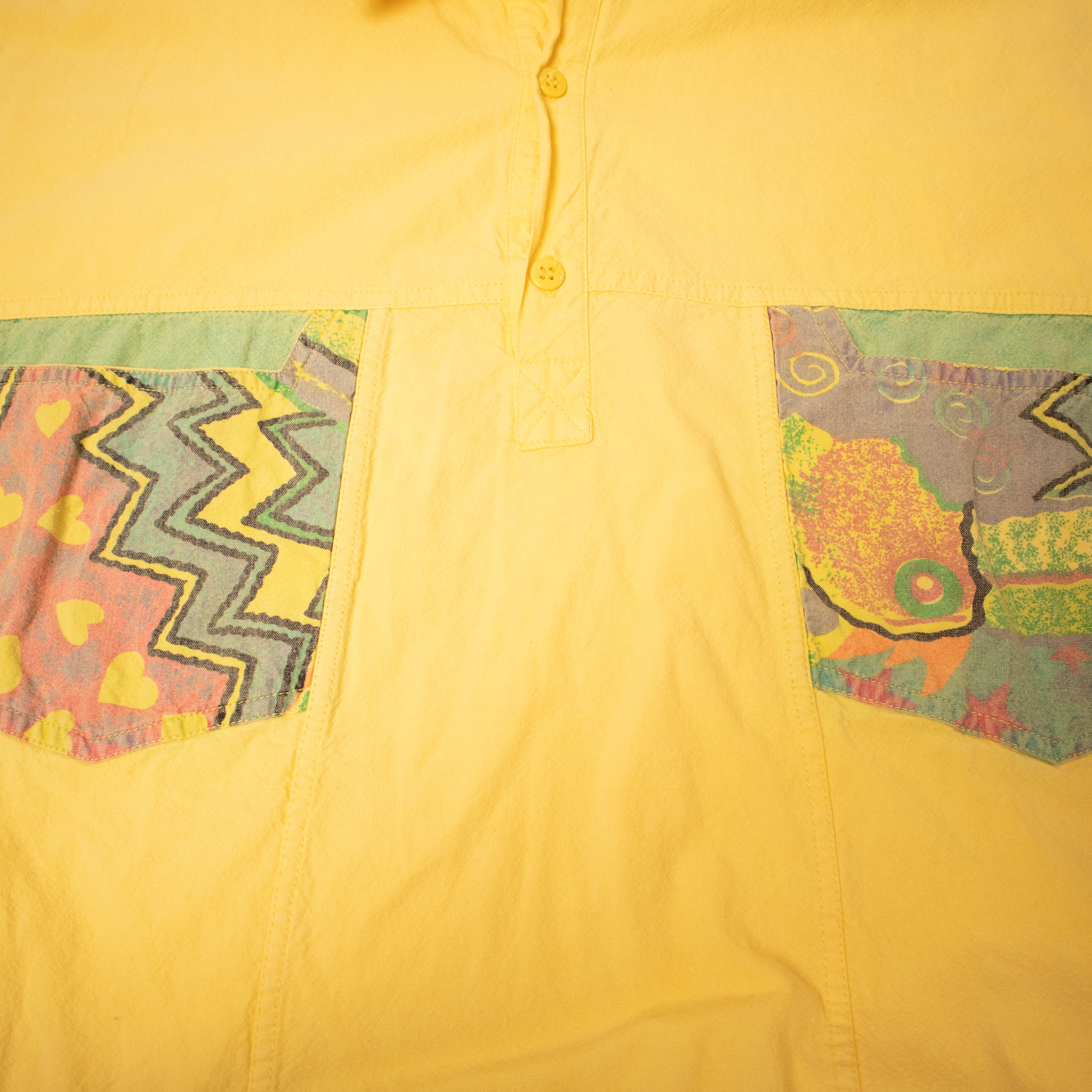 Vintage 90s yellow graphic button T shirt - Size S/M