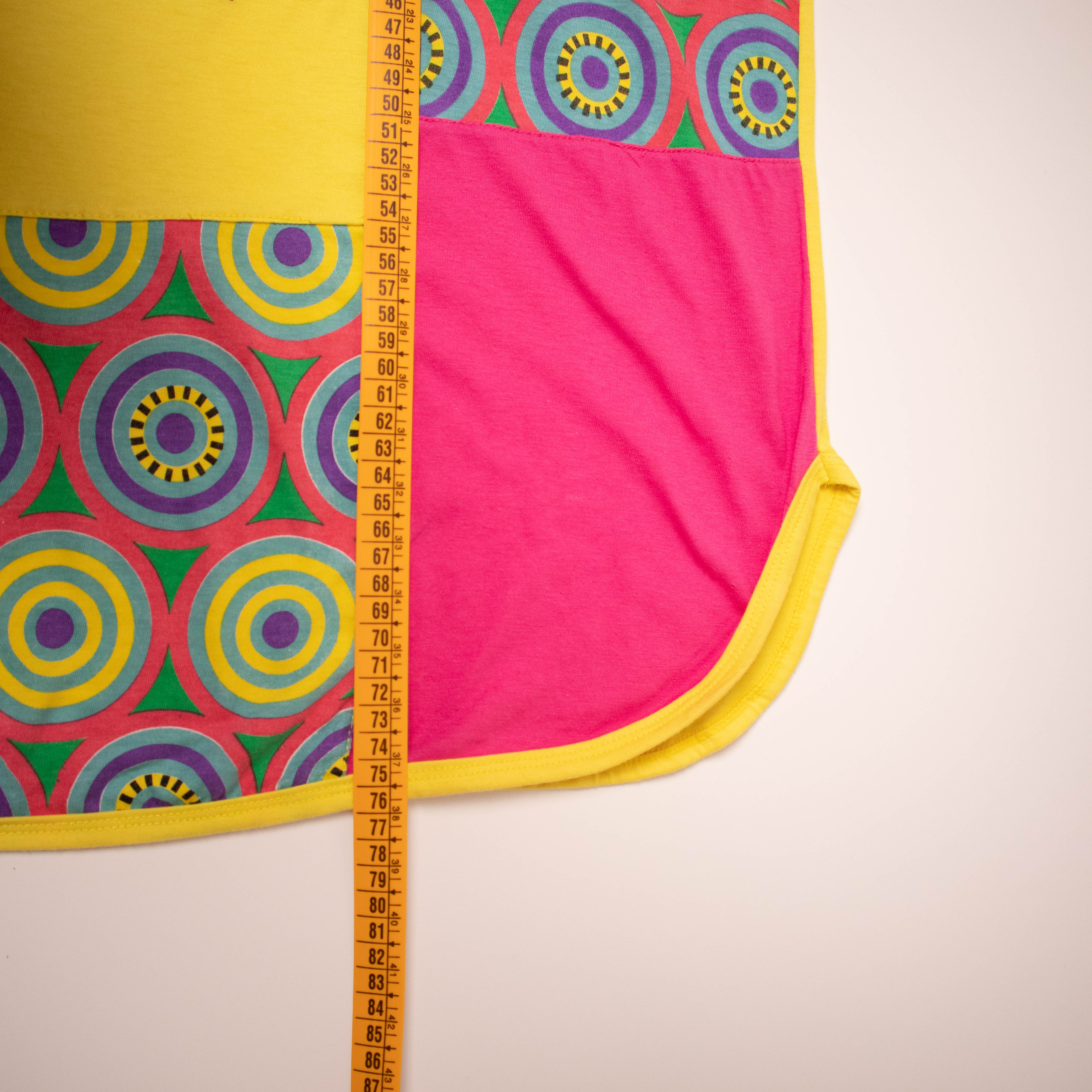 Vintage 90s yellow and pink graphic print T shirt - Size L/XL