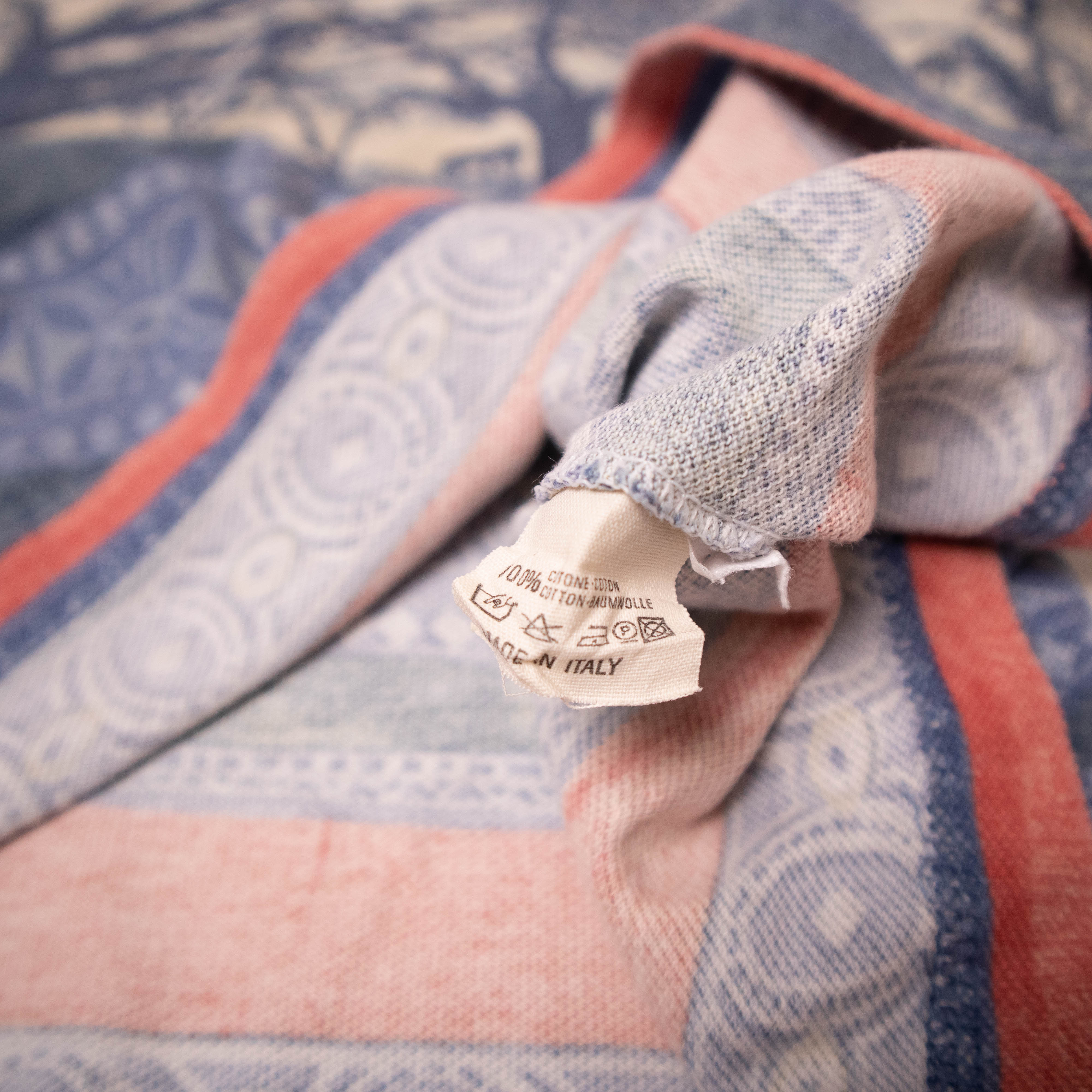 Vintage 90s blue and red abstract graphic T shirt - Size L