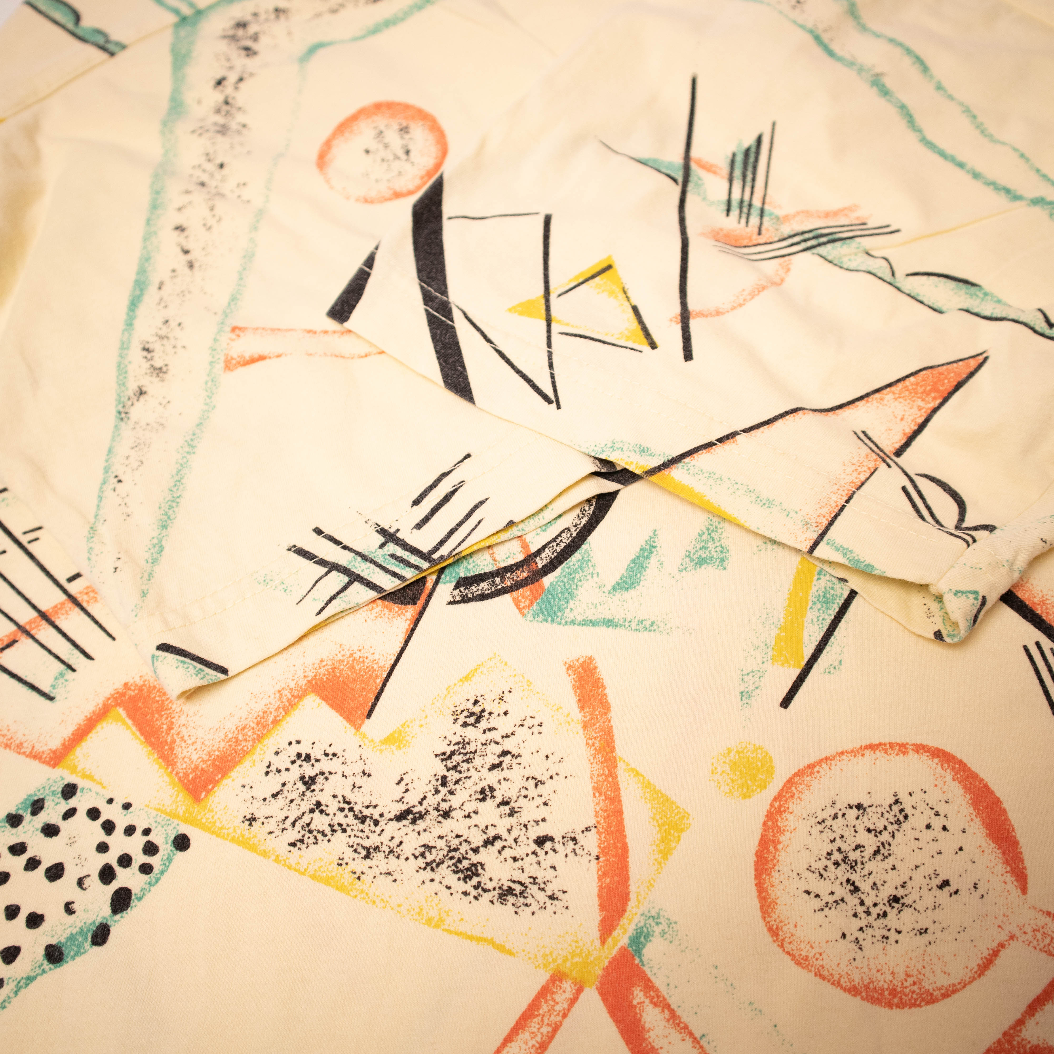 Vintage 90s beige abstract graphic T shirt - Size L/XL