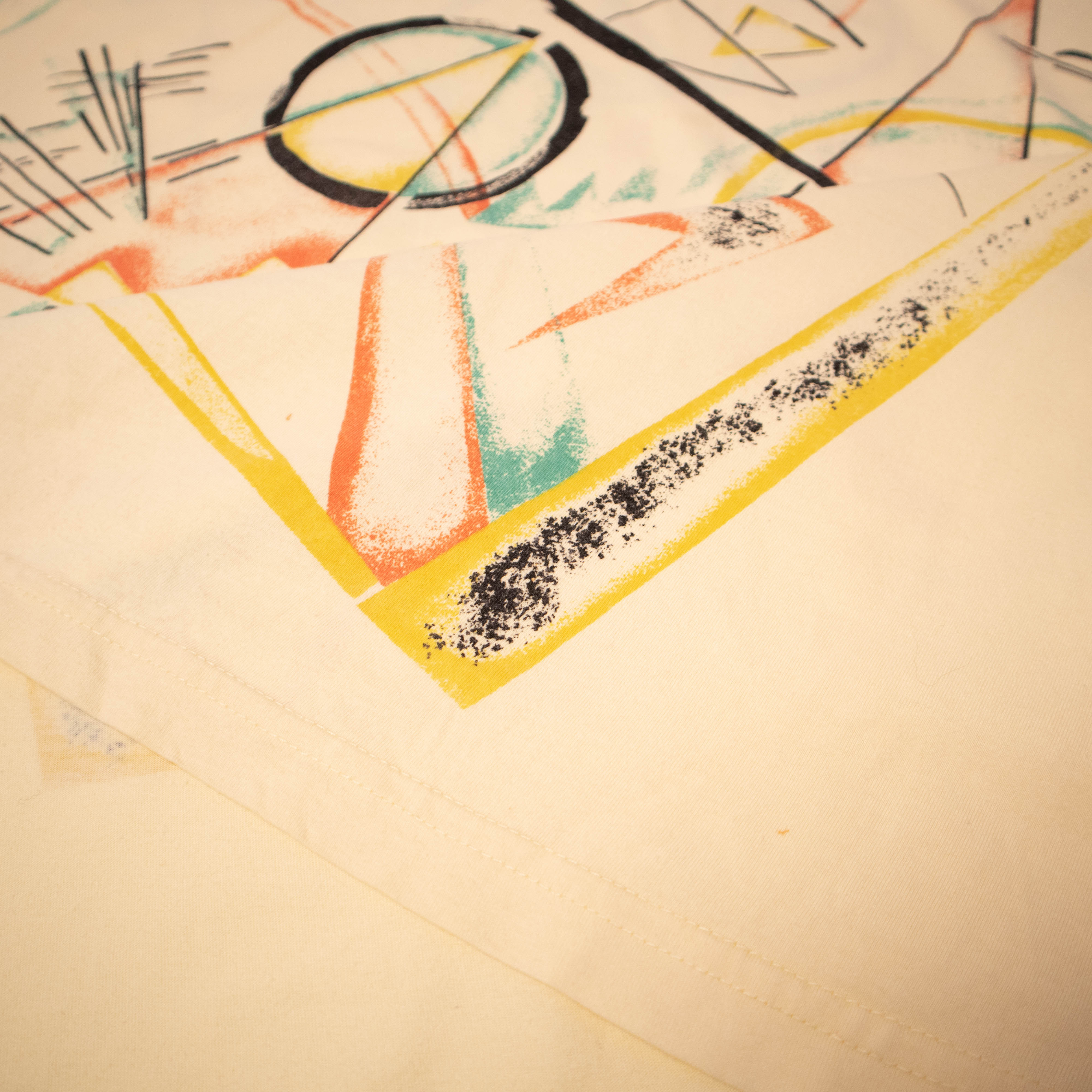 Vintage 90s beige abstract graphic T shirt - Size L/XL