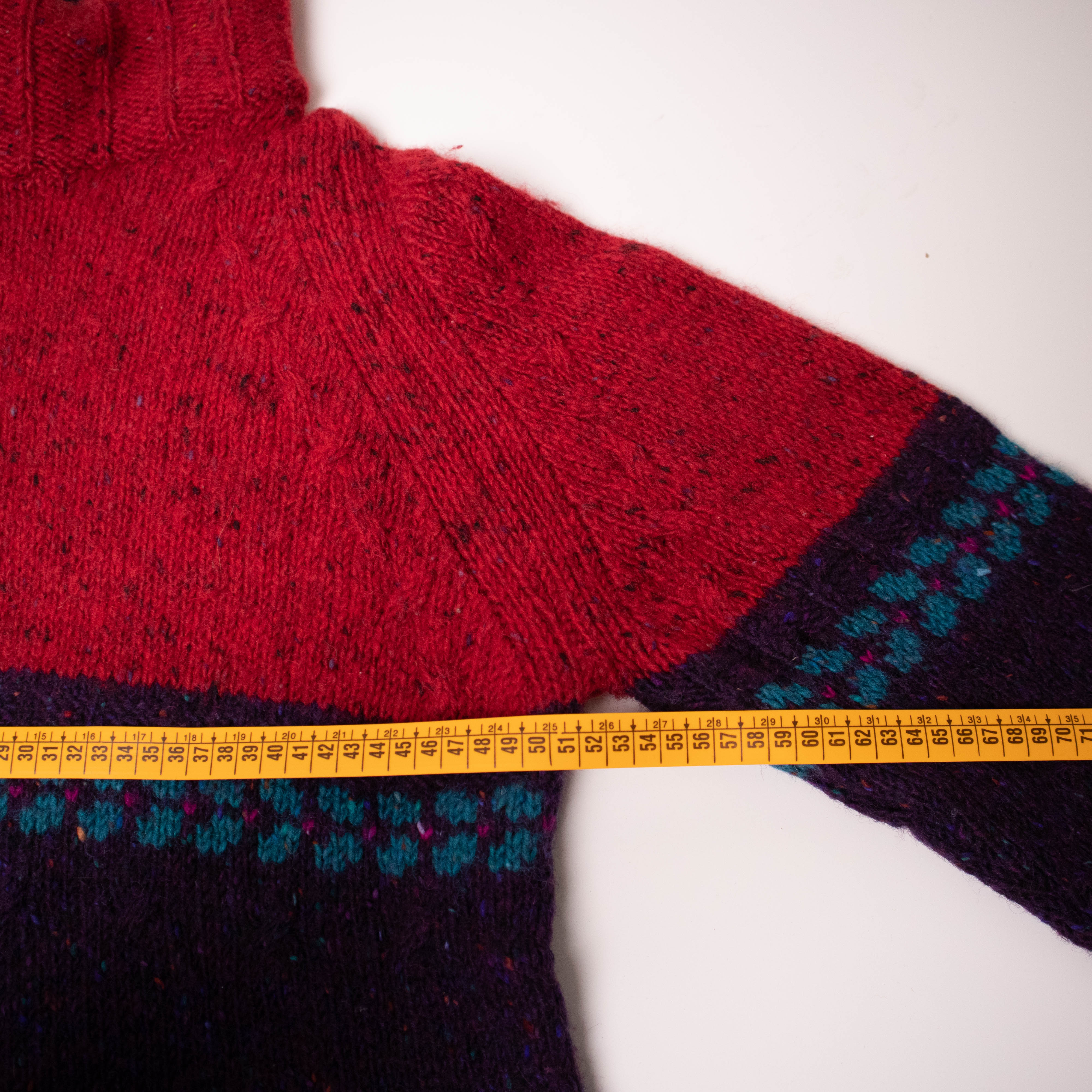 Vintage 80s 90s purple and red 100% wool Made in Ireland knitted Sweater - Size L