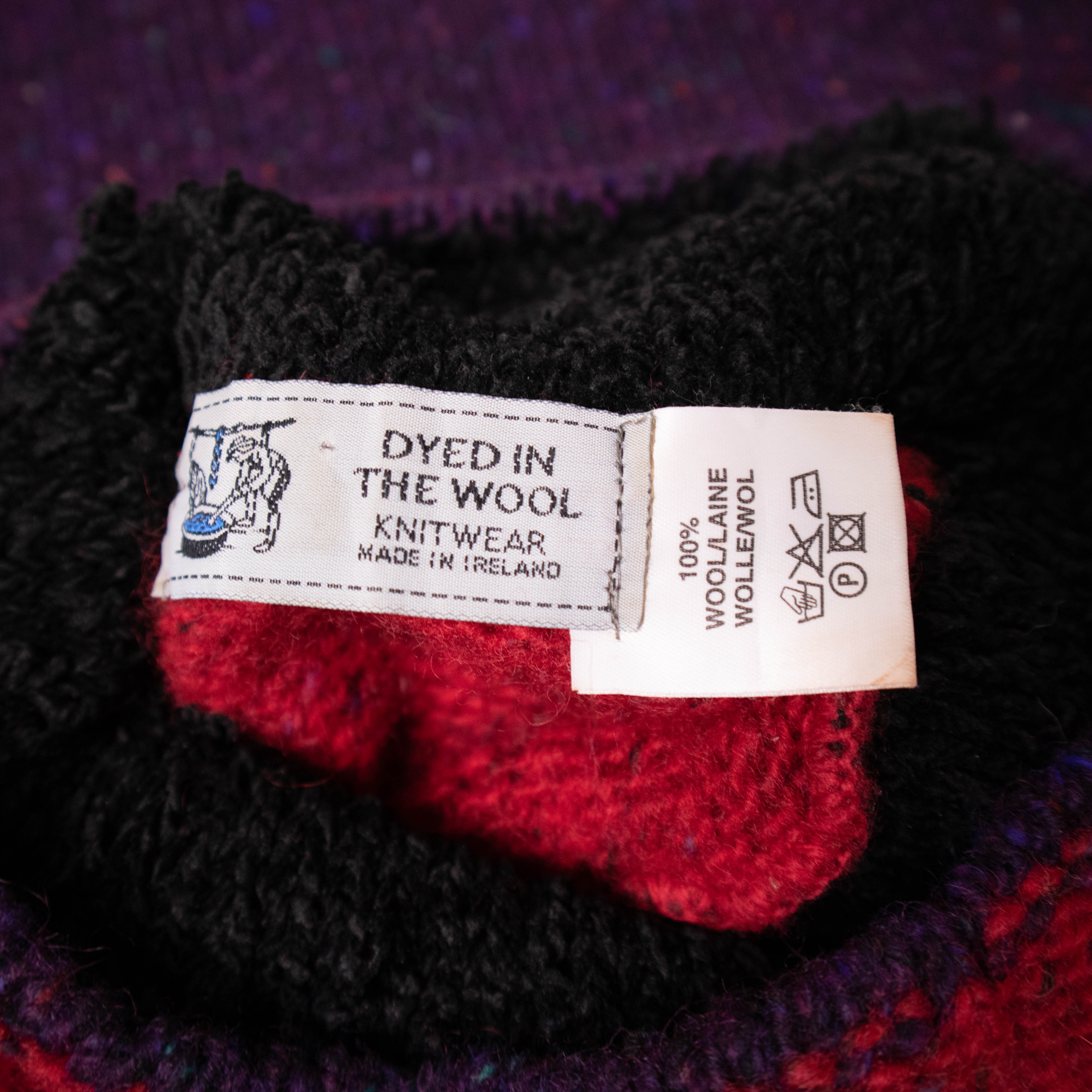 Vintage 80s 90s purple and red 100% wool Made in Ireland knitted Sweater - Size L