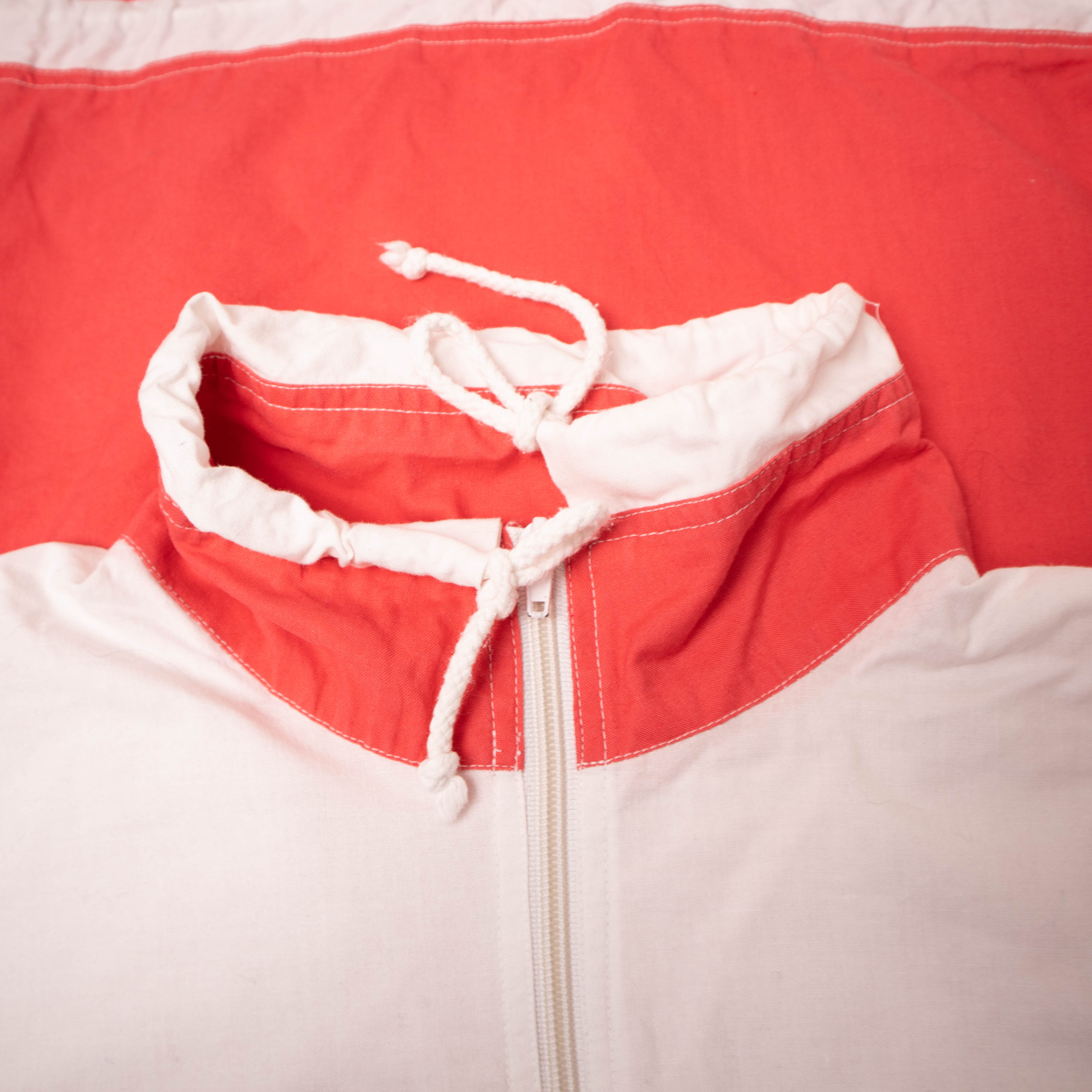 Vintage 80s 90s red and white light Sweatshirt with patch - Size L