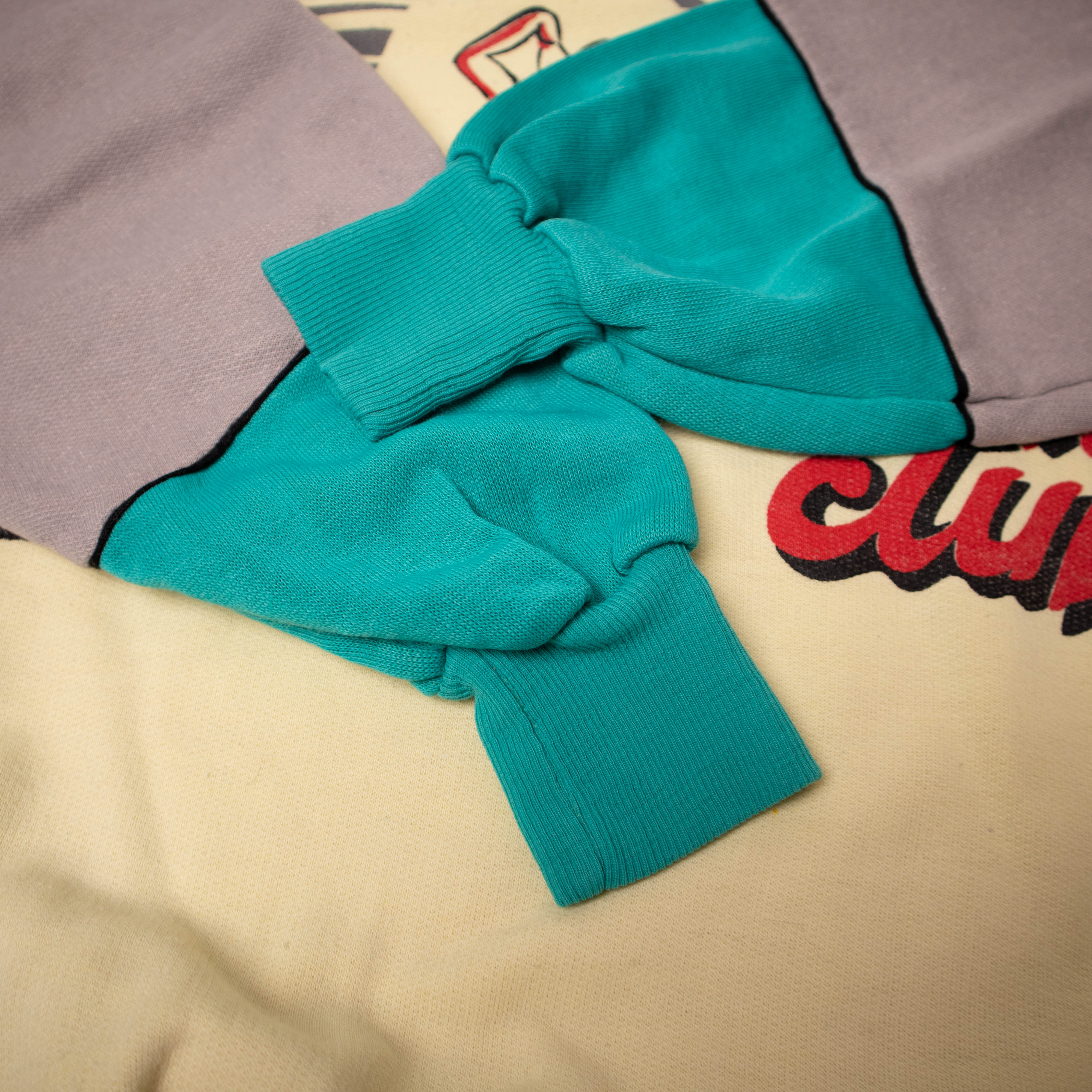 Vintage 80s 90s biege and grey printed Sweatshirt - Size L/XL