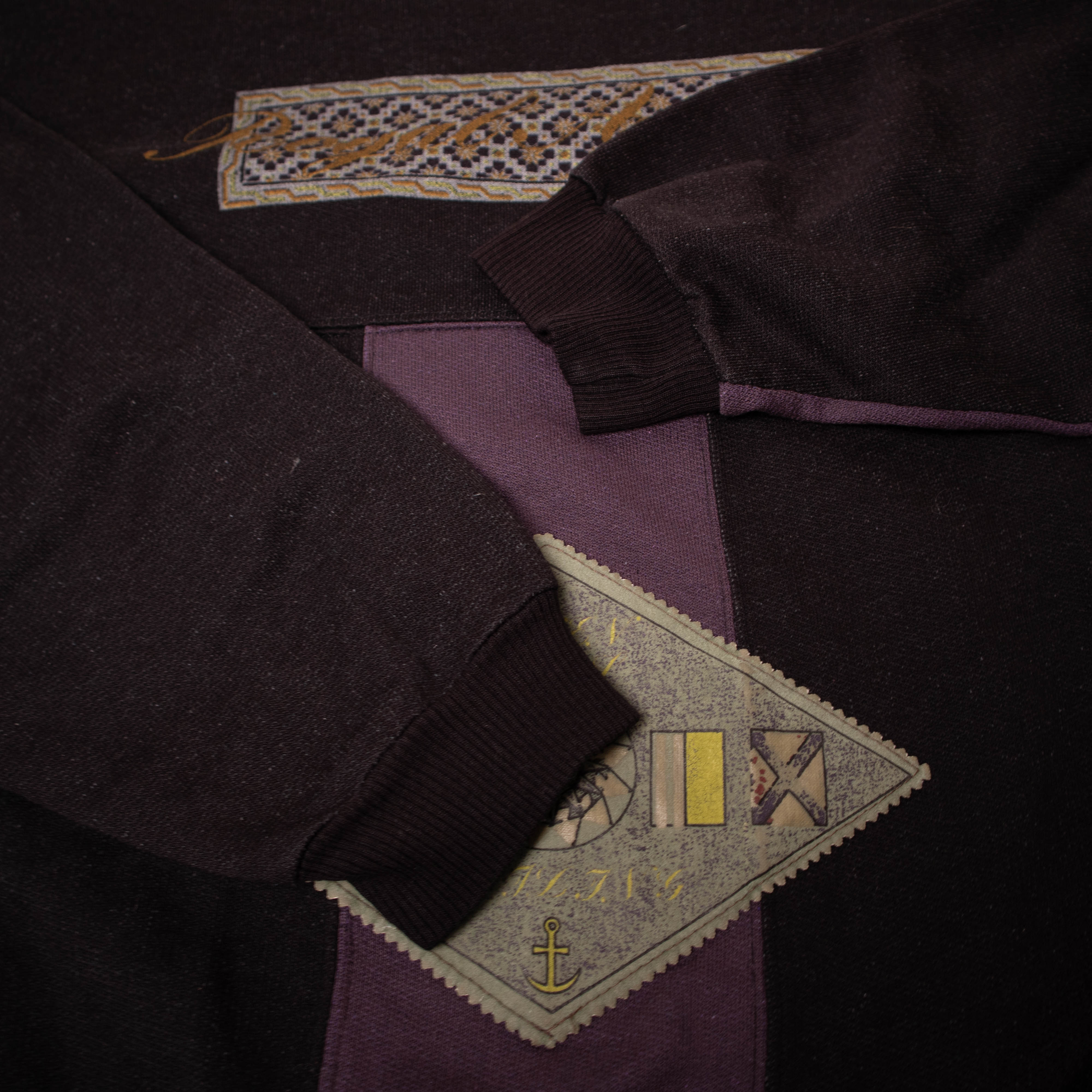 Vintage 80s 90s black embroidered Sweatshirt - Size M