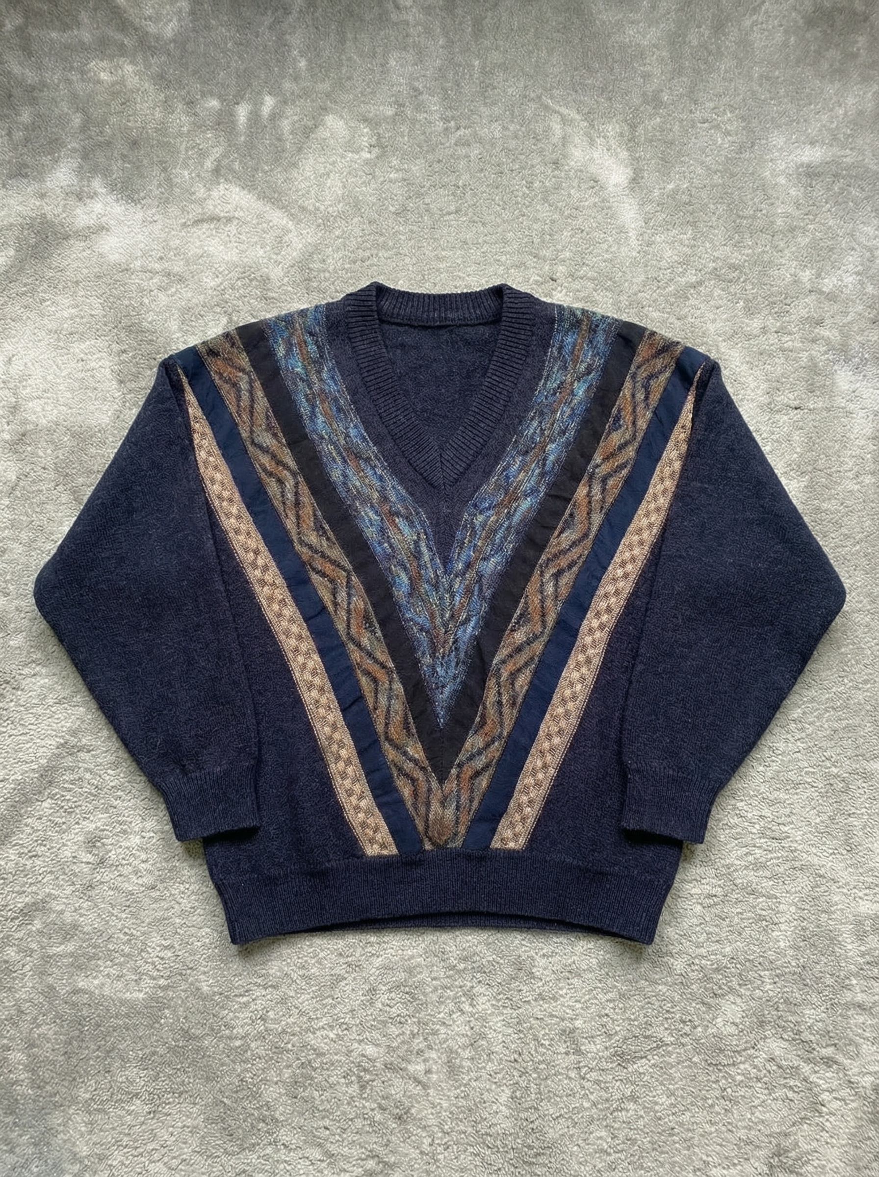 Vintage 80s 90s navy V shape wool Sweater - Size M/L